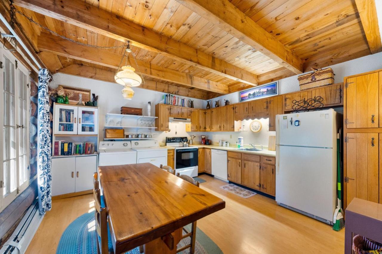 Cozy Condo By Tripp Lake Warrensburg Dış mekan fotoğraf