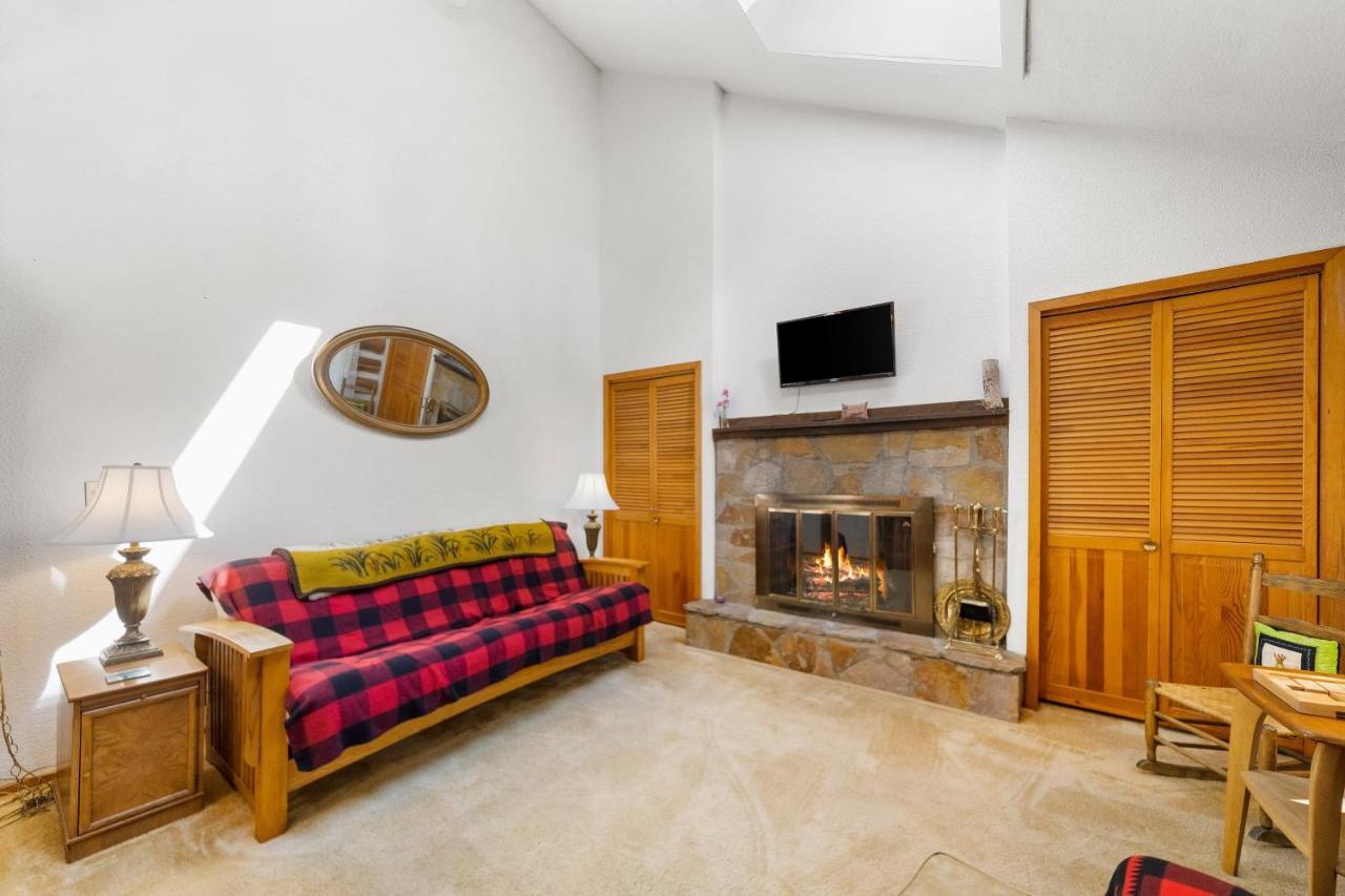 Cozy Condo By Tripp Lake Warrensburg Dış mekan fotoğraf